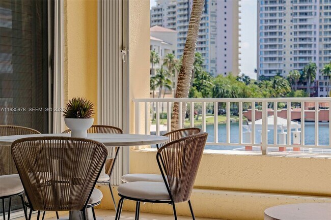 Building Photo - 725 Crandon Blvd