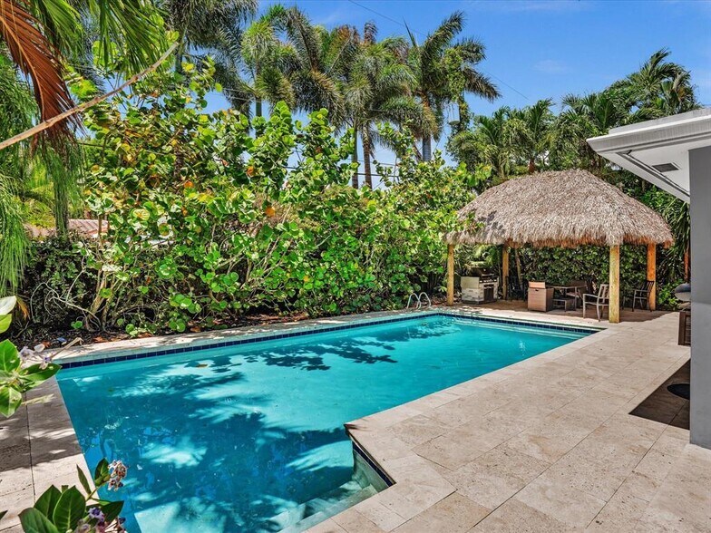 Building Photo - 1786 NE 21st St