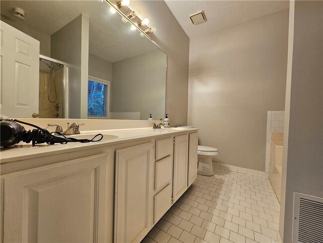 Building Photo - 3351 Governors Ct