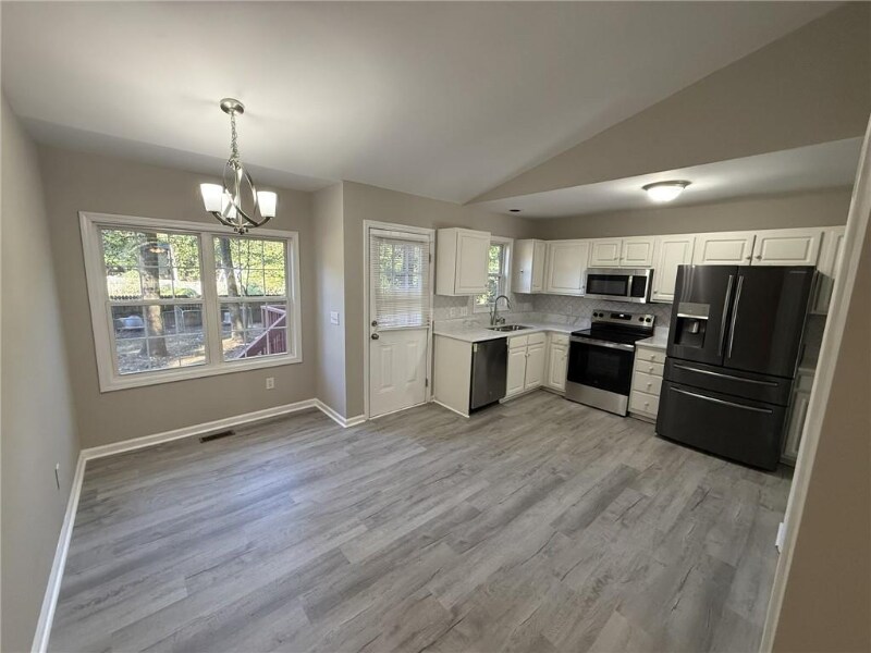 Building Photo - 8111 Oak Arbor Rd