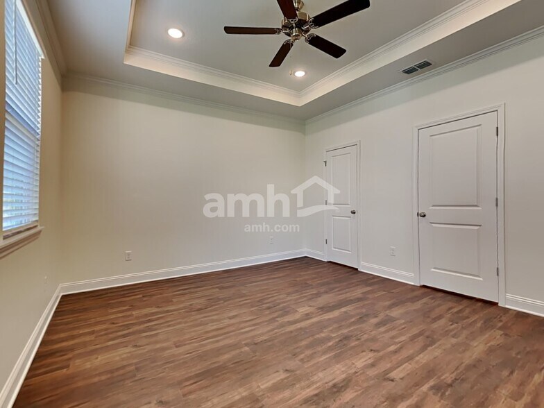 Building Photo - 67 Elcano Ln