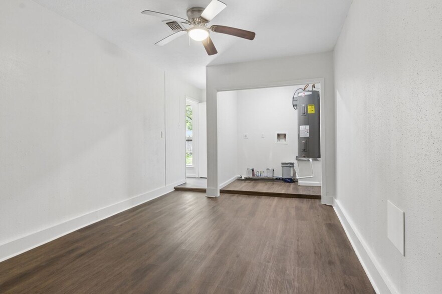 Building Photo - 2504 Ewell Dr