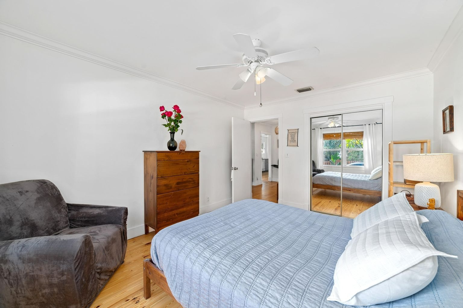 Building Photo - 221 S M St