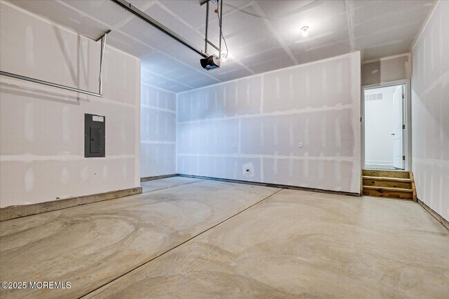 Building Photo - 2206 Pilot St