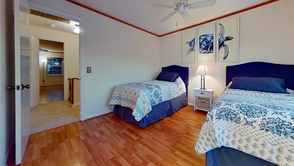 Building Photo - 2722 Cardinal Dr