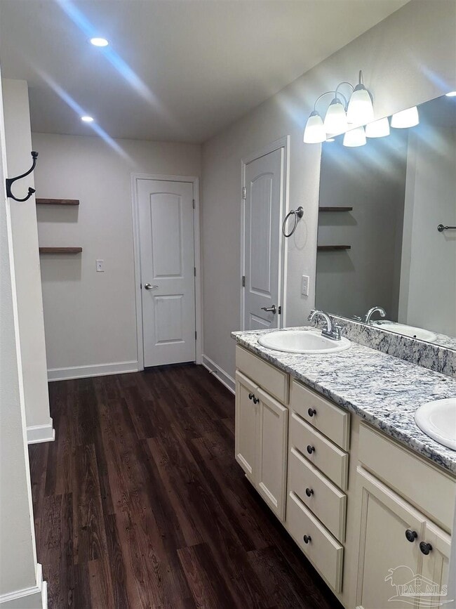 Building Photo - 5740 San Gabriel Dr