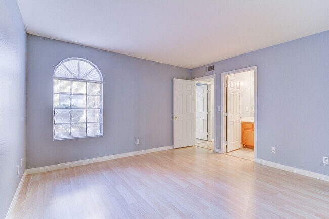 Building Photo - 2974 Juniper Hills Blvd
