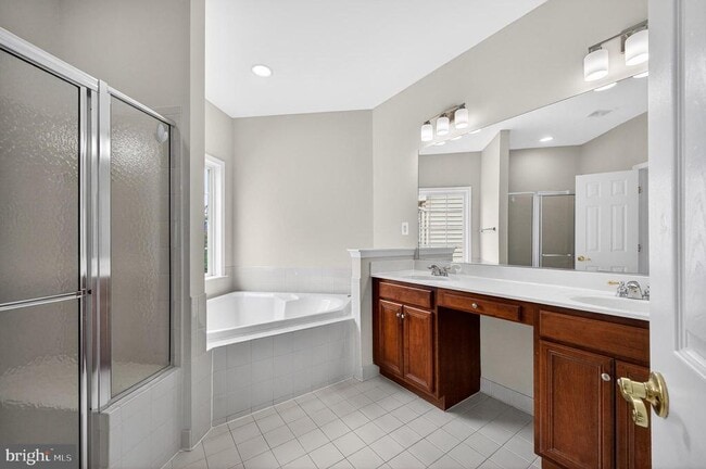 Building Photo - 42071 Pepperbush Pl