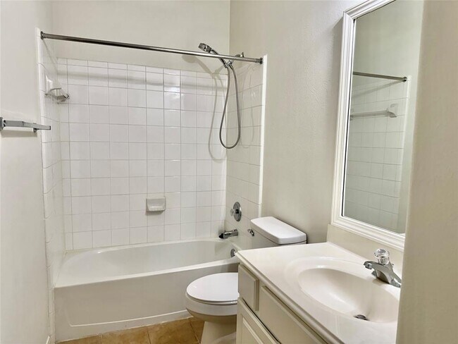 Building Photo - 30415 Deleon Fields Dr