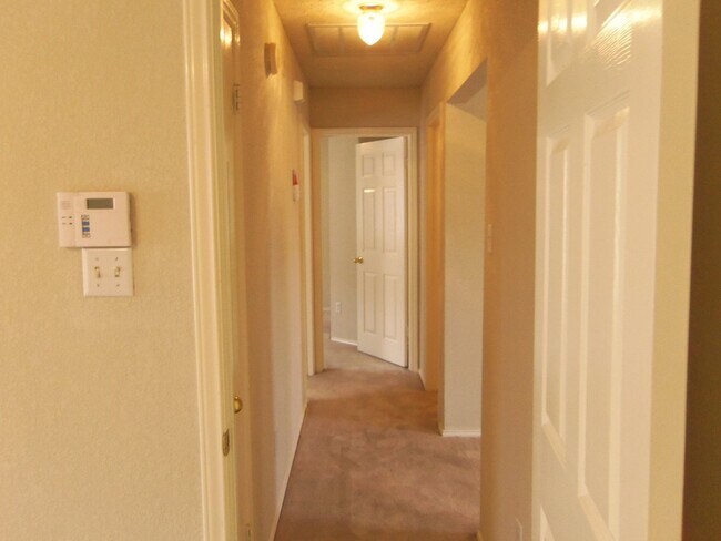 Building Photo - 2414 Tracey Ann Ln