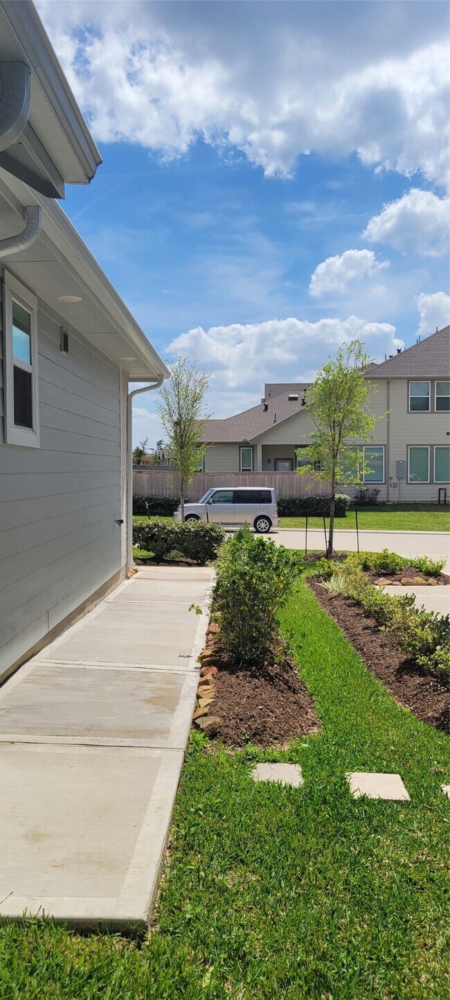 Building Photo - 347 E Coralburst Lp