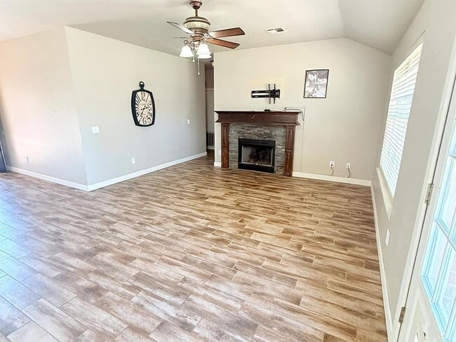 Building Photo - 1801 Brittany Ln
