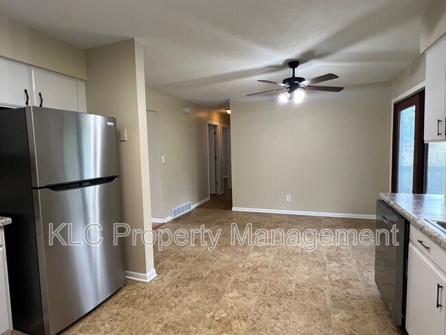 Building Photo - 1222 SW Ordnance Road