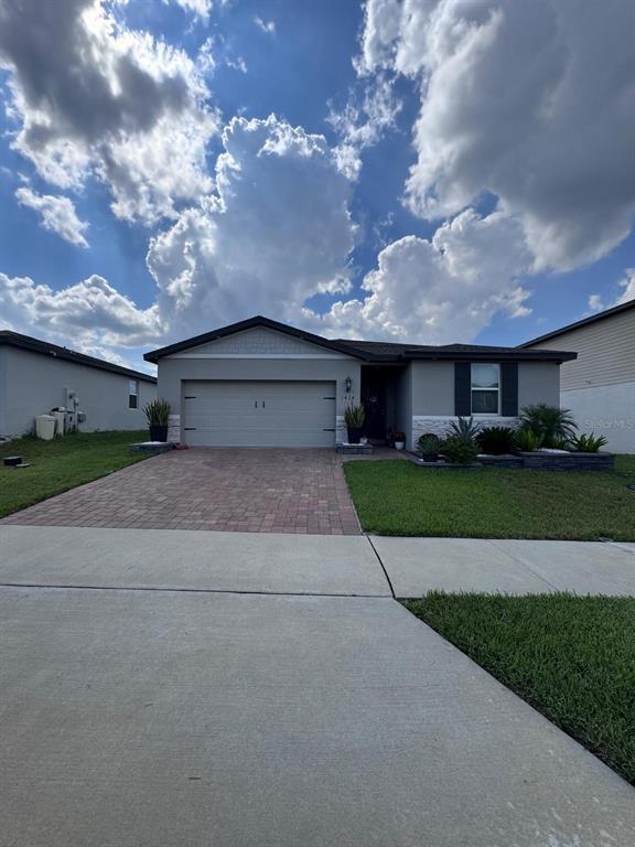 Primary Photo - 1424 Saguaro St
