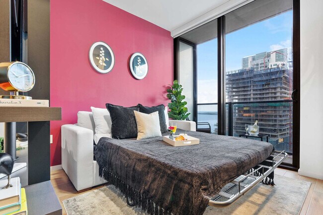 Building Photo - 398 NE 5th St