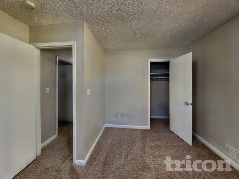 Building Photo - 65 Highland Cir