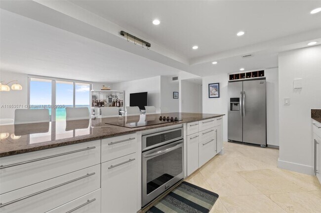 Building Photo - 5701 Collins Ave