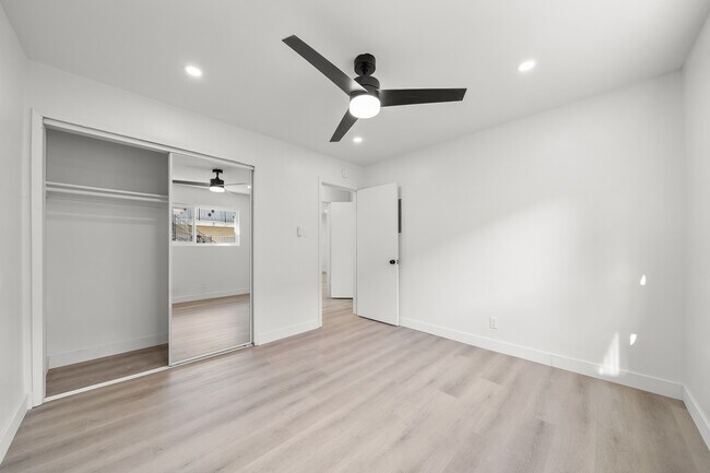 Building Photo - 3444 E Wilton St