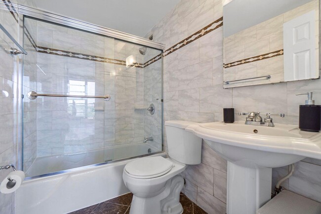 Building Photo - 1720 Harrison St