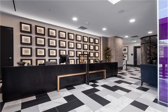 Building Photo - 3329 Oak Grove Ave