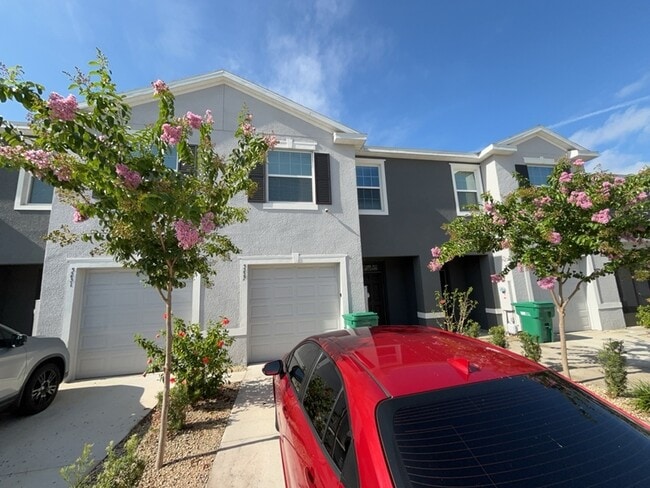 Primary Photo - 5227 Dragonfly Dr