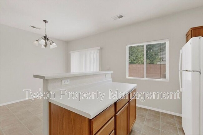 Building Photo - 5648 Valle Alegre Pl NW