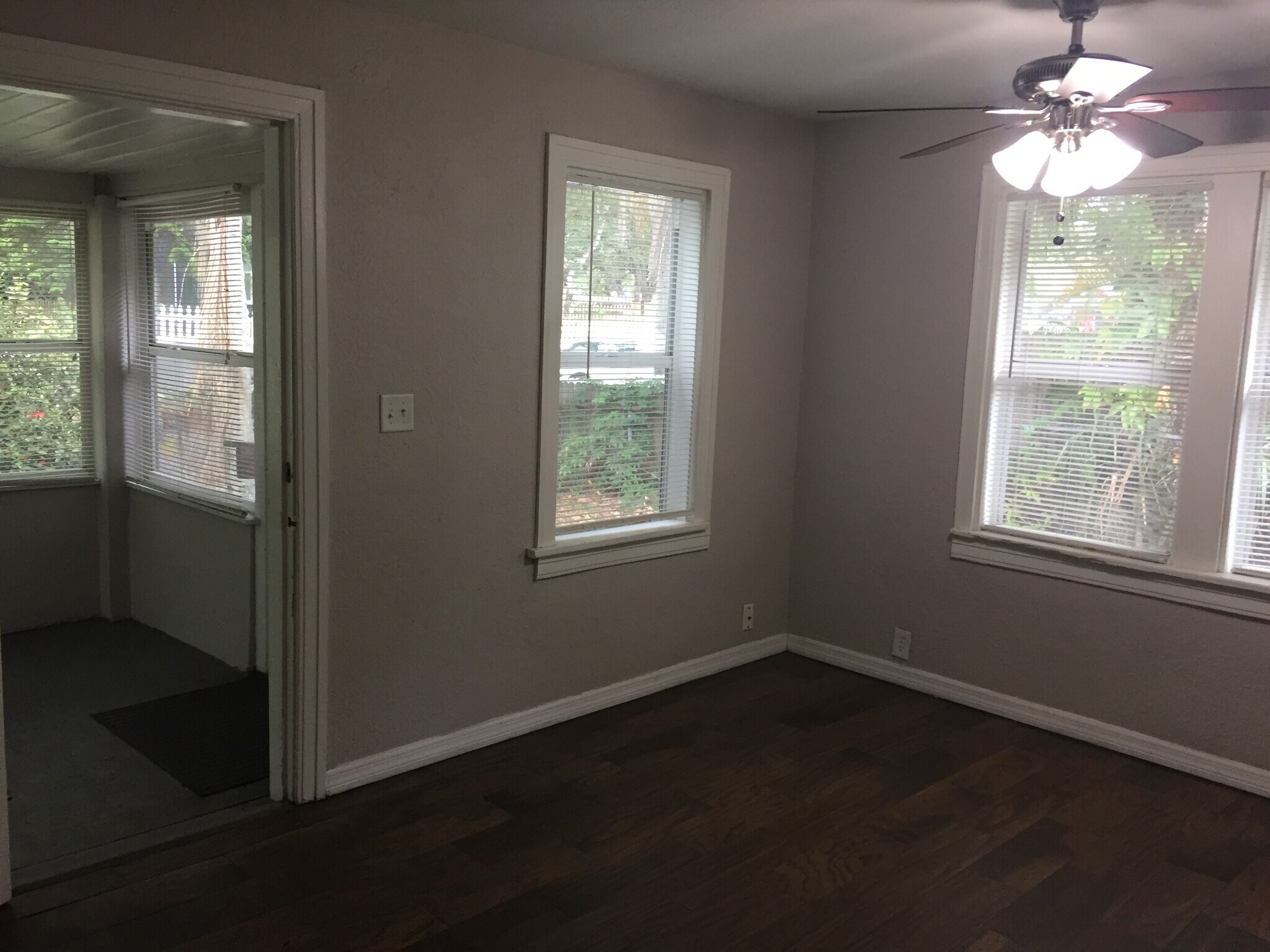 Building Photo - 873 10th Ave S