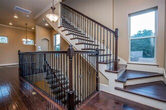 Building Photo - 1516 Amundsen St