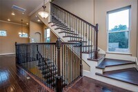 Building Photo - 1516 Amundsen St