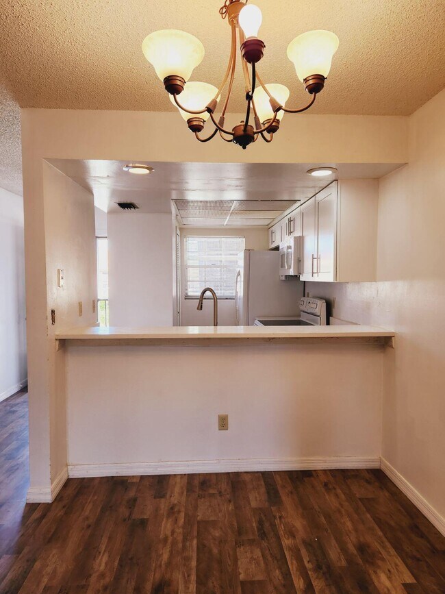 Building Photo - 3013 Sir Hamilton Cir