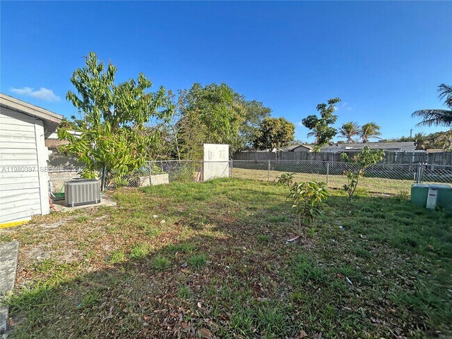 Building Photo - 5884 S 38th St