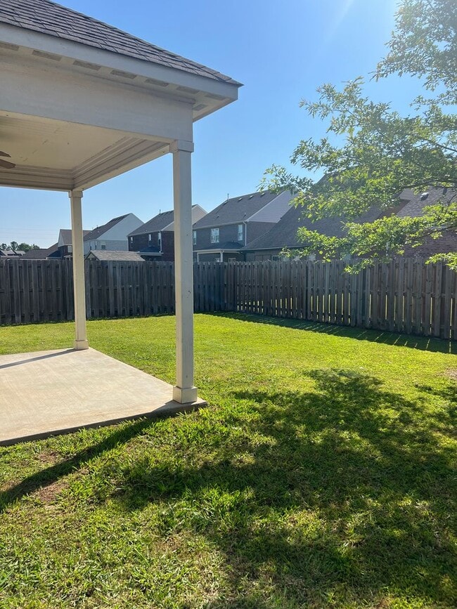 Building Photo - New Park - 5BR/3BA w/ 2900+sq ft