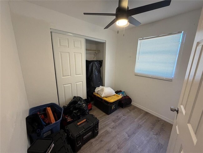 Building Photo - 10410 N Sassafras St