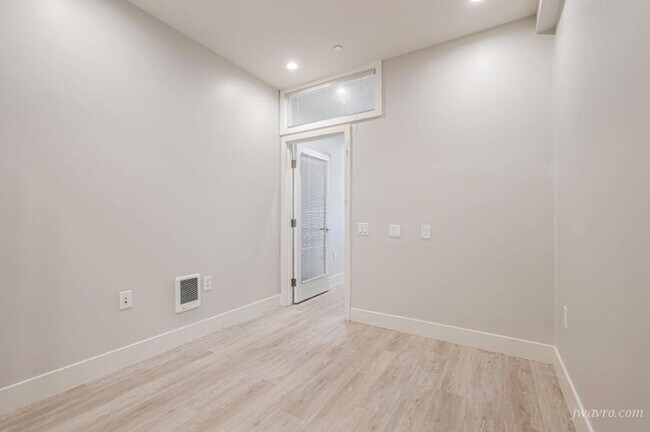 Building Photo - 80 Terra Vista Ave