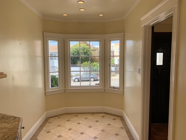 Building Photo - 2125 Vicente St