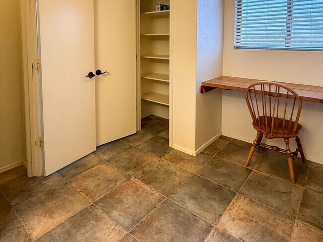 Building Photo - 3103 W Zachary Dr