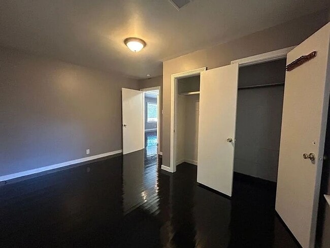 Building Photo - Beautiful 3 bedroom 2 bath home with views!