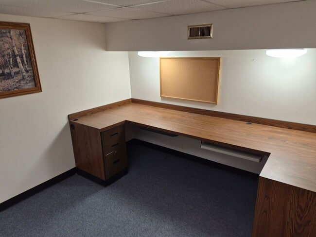 Building Photo - Charming 2-Bedroom Home with Bonus Room & Large Yard