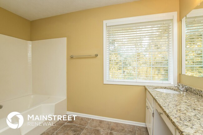 Building Photo - 5559 Princeton Oaks Ln