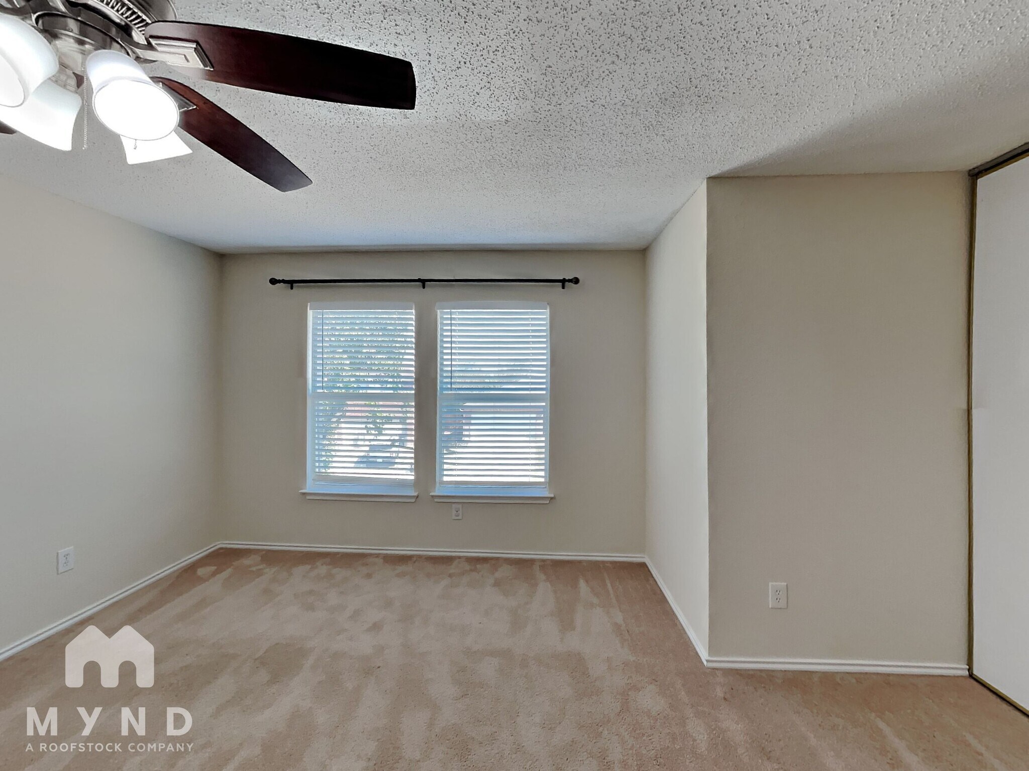 Building Photo - 316 Willow Oak Dr