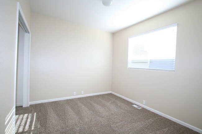 Building Photo - True one-level living home near trails and...