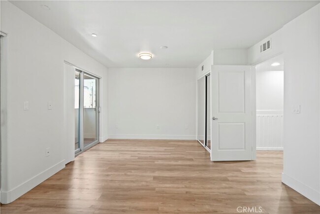 Building Photo - 11312 Huston St