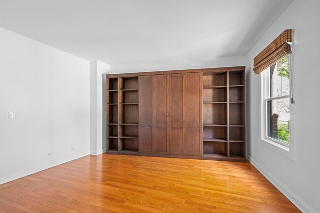 Building Photo - 1813 Admiral Ct