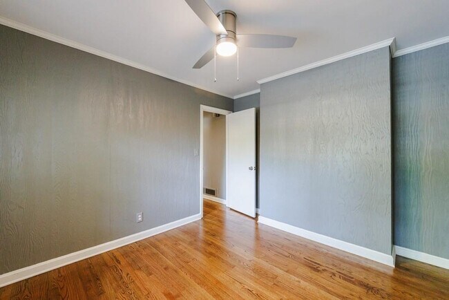 Building Photo - 776 Windsor Pkwy