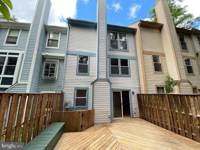 Building Photo - 9617 Pierrpont St