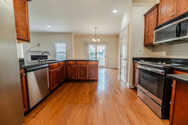 Building Photo - Perfectly Located 4-Bedroom Home Minutes from I-295, Hope Mills & Fort Bragg!