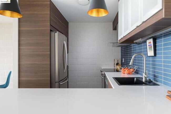 Building Photo - 1 Kelton Ct