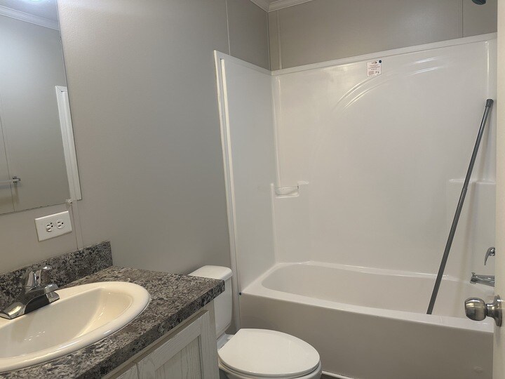 Building Photo - 38041 Chilver Ave