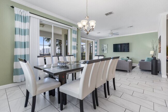 Building Photo - 4743 Kings Castle Cir