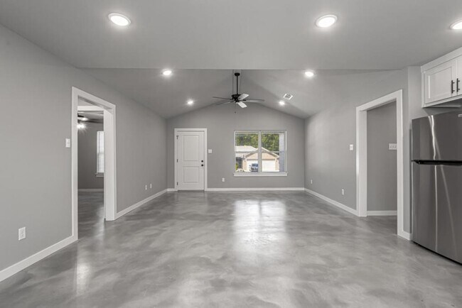 Building Photo - 202 Greenwood Ave